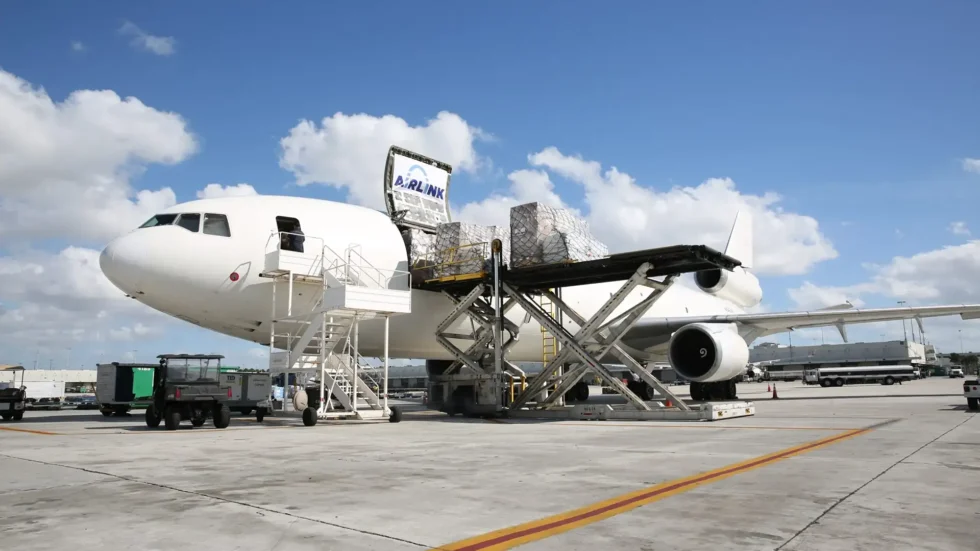 Aviation and Humanitarian Logistics Leader to Step Down