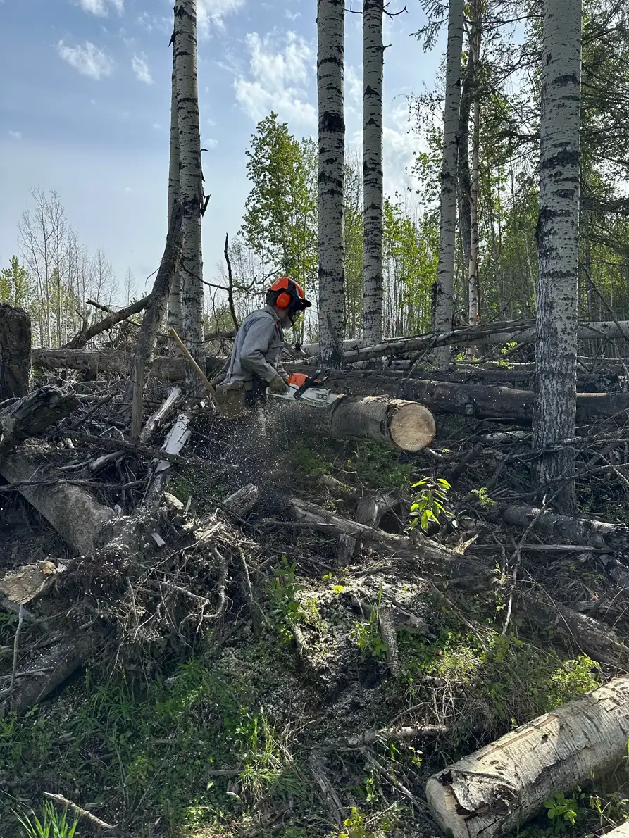 2025 Canada Wildfires Team Rubicon Canada Chainsaw Operator