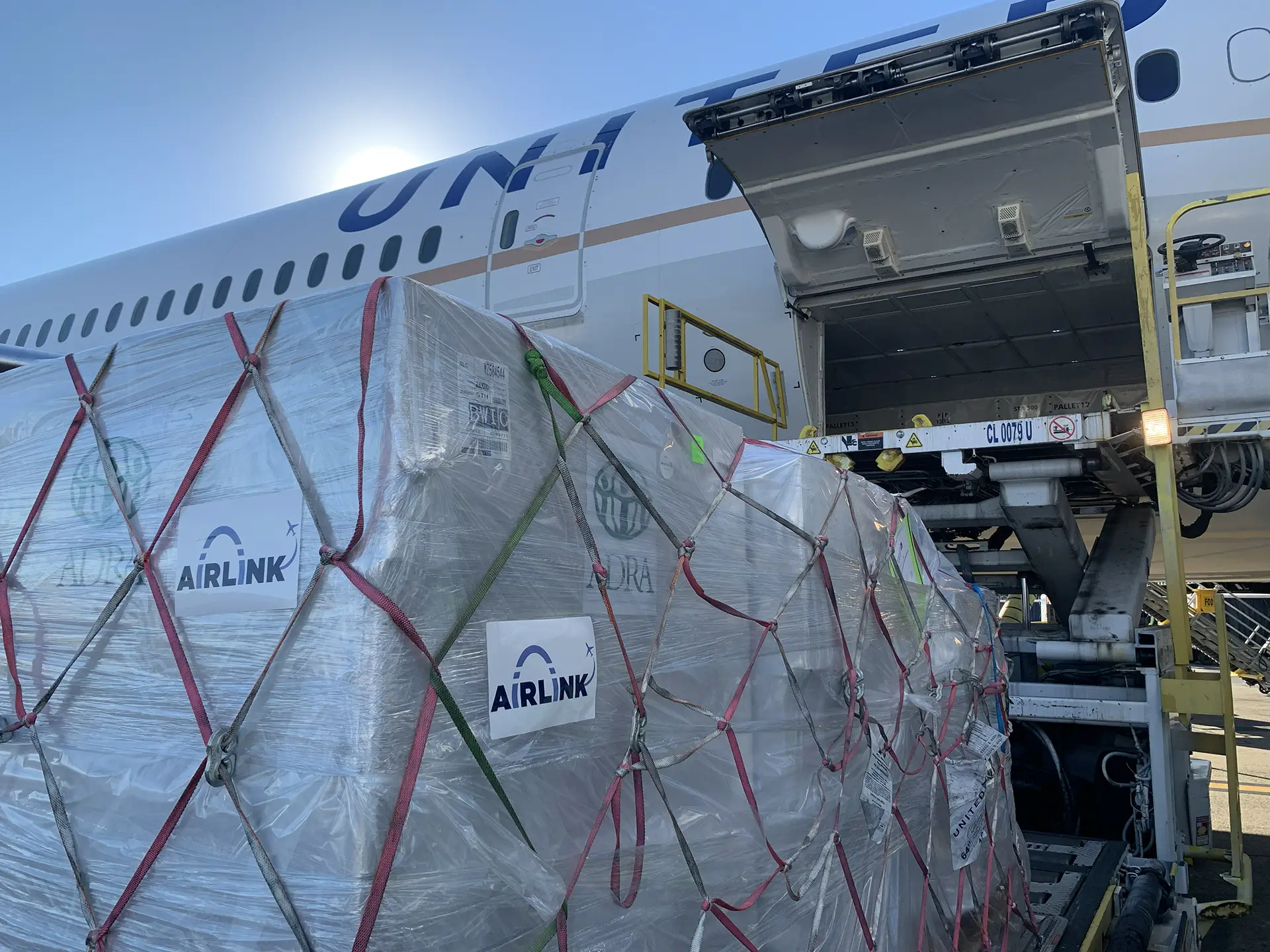 Airline sponsor carrying Airlink cargo